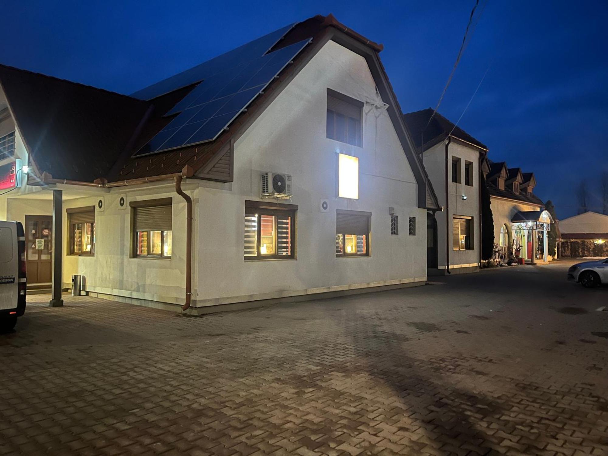Prince Hotel Miercurea Ciuc Bagian luar foto