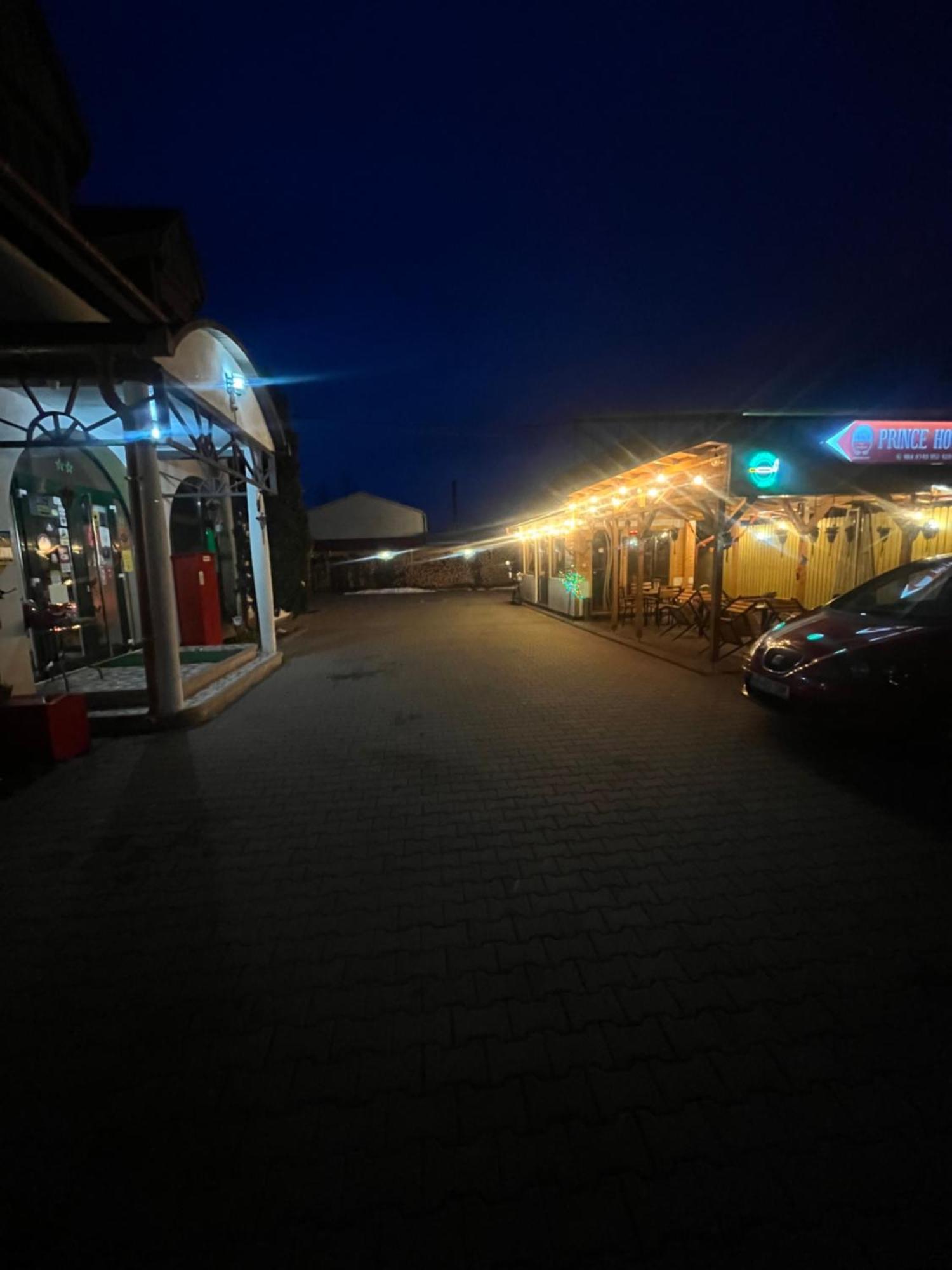 Prince Hotel Miercurea Ciuc Bagian luar foto