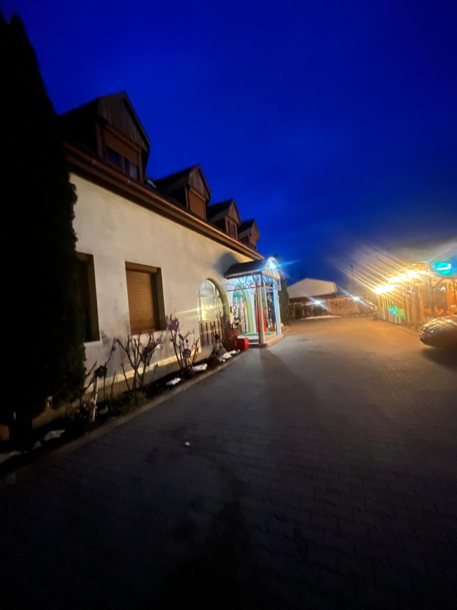 Prince Hotel Miercurea Ciuc Bagian luar foto