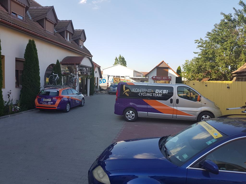 Prince Hotel Miercurea Ciuc Bagian luar foto