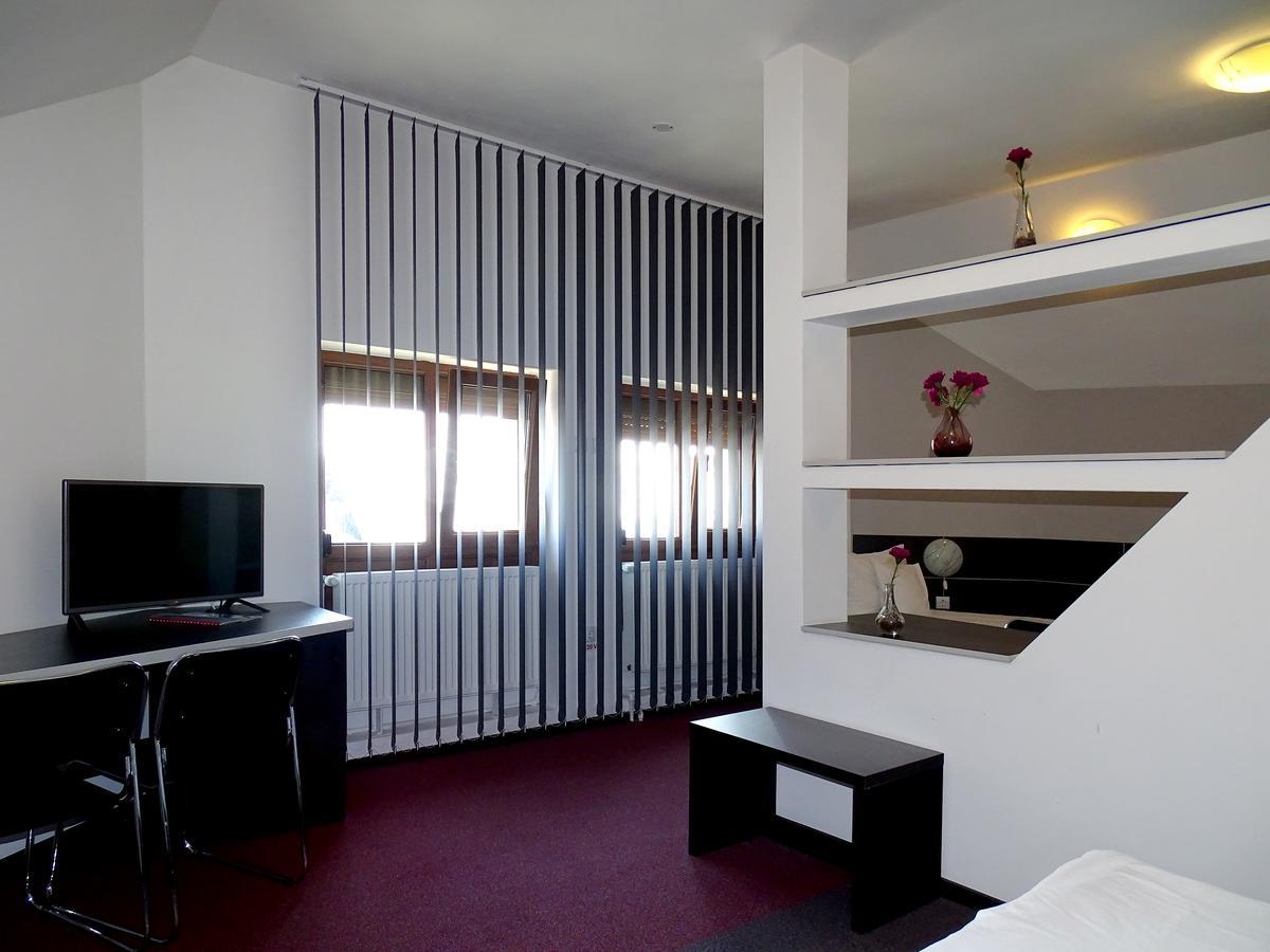 Prince Hotel Miercurea Ciuc Bagian luar foto