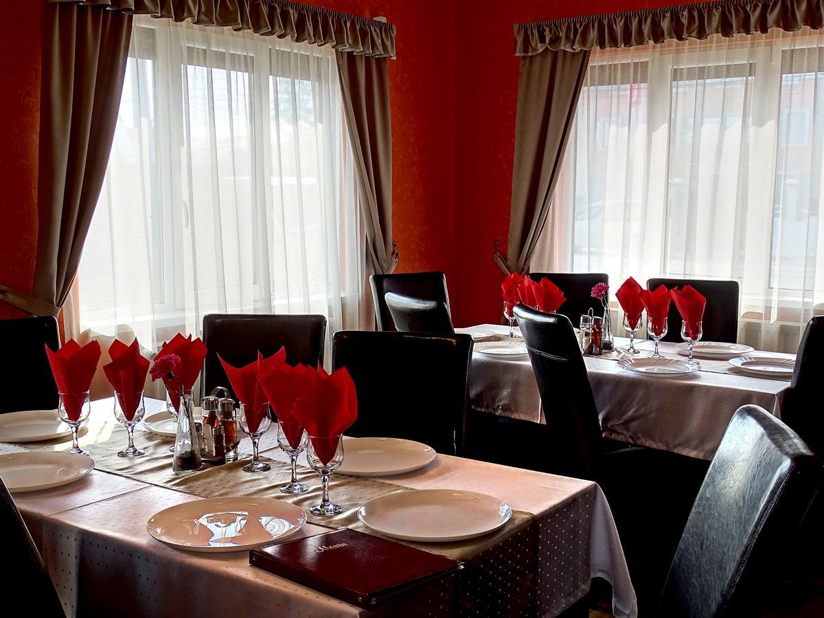 Prince Hotel Miercurea Ciuc Bagian luar foto